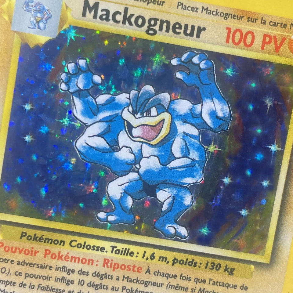 Carta Pokémon Machamp holo (Base Set) depois do gel de brilho Restore+: efeito espelho reavivado